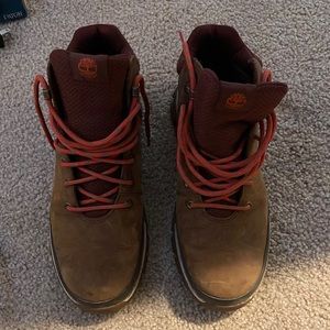 Like new, Timberland hiking boots. Worn once!